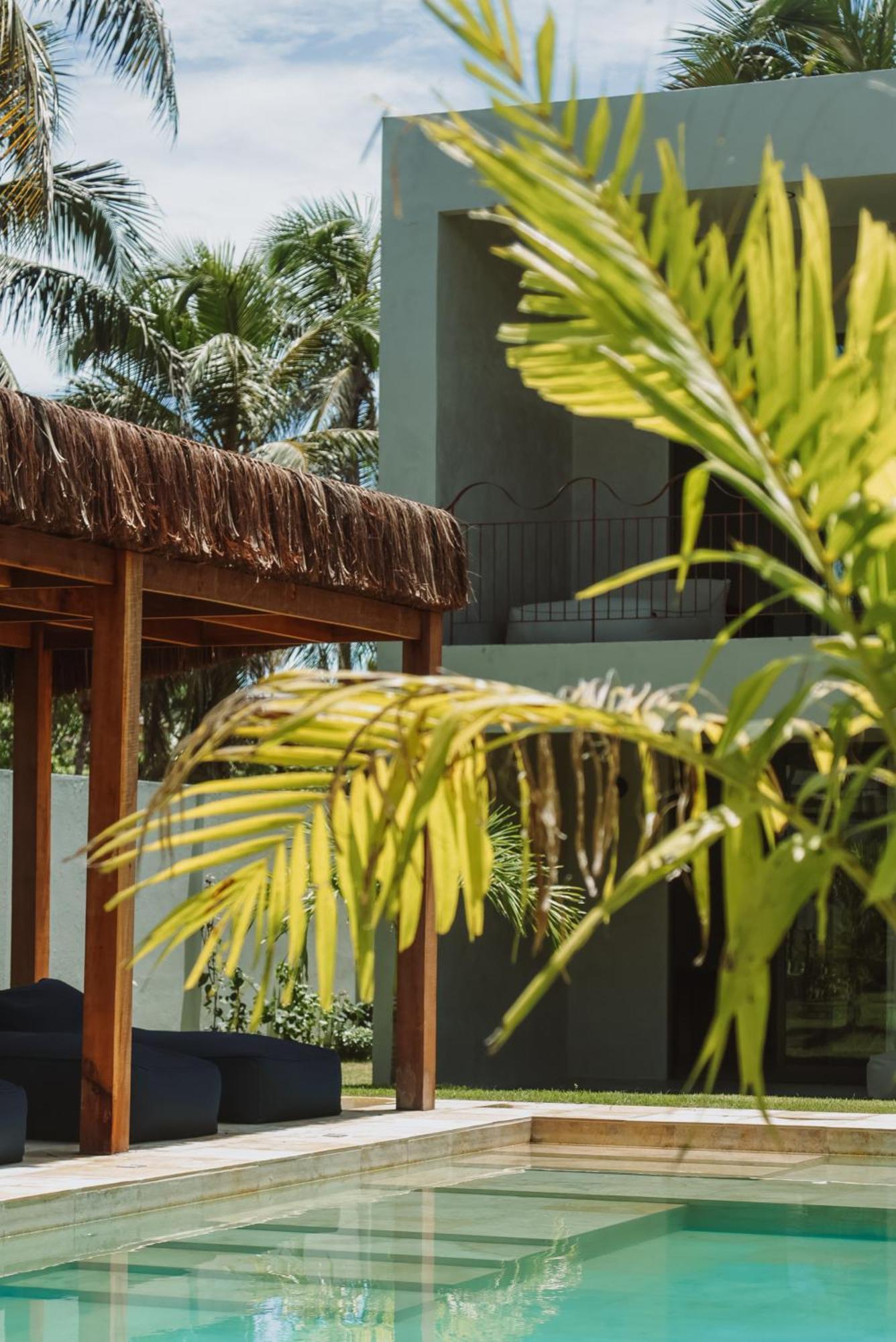 Luau Hotel グアジル エクステリア 写真